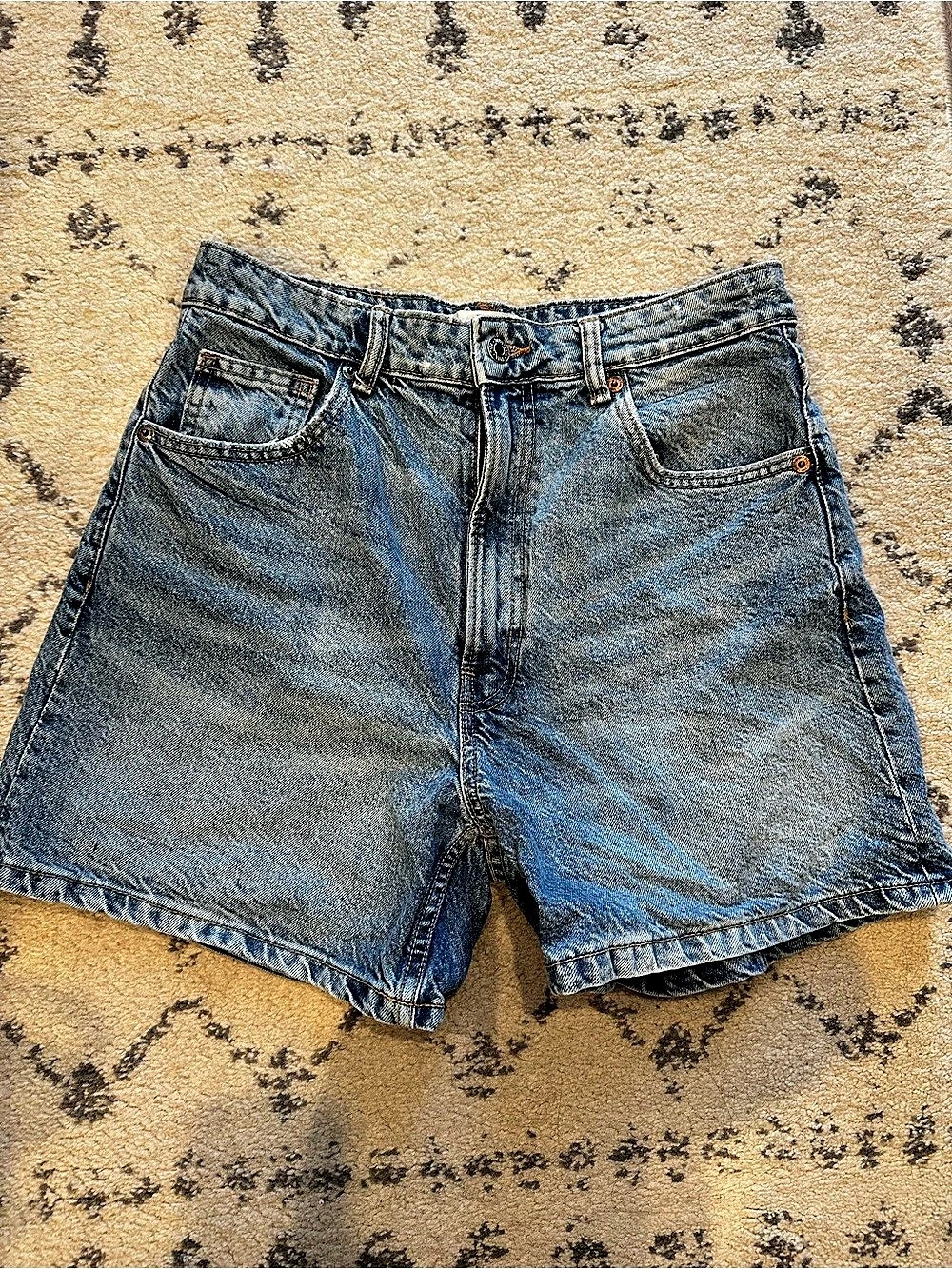 NEW without Tags. Zara Denim Jean Shorts. Size 8